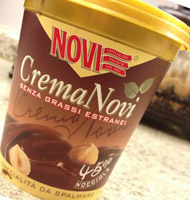 お土産のクレーマ・ノーヴィ・チョコレートクリーム