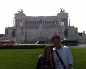 ローマのベネチア広場にて