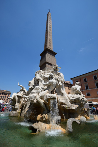 ナヴォーナ広場の噴水