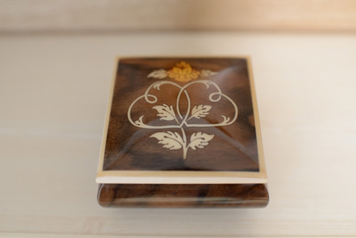 寄木細工の小物入れ